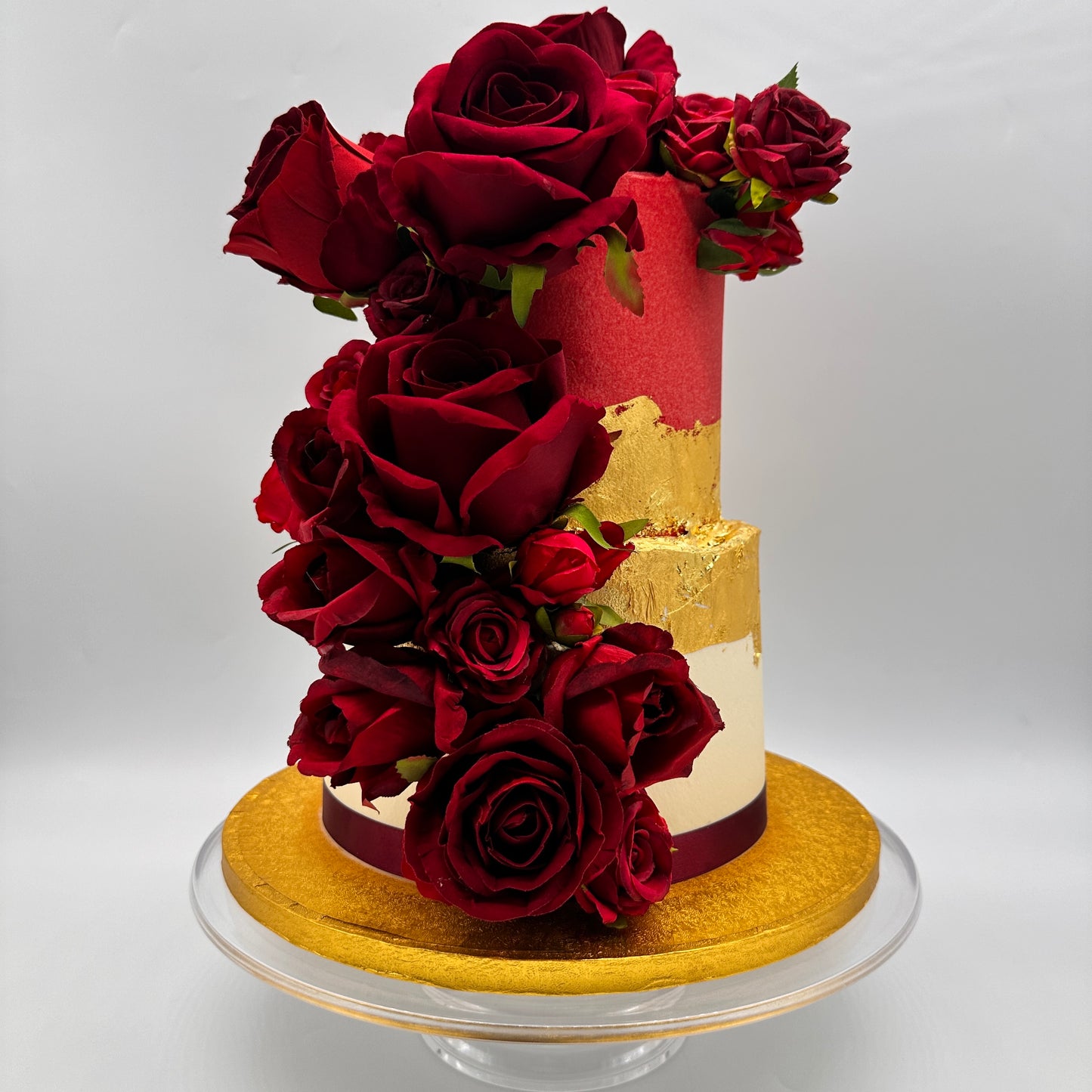 Akua | Two-Tiered Cake (with x24 bespoke cupcakes)