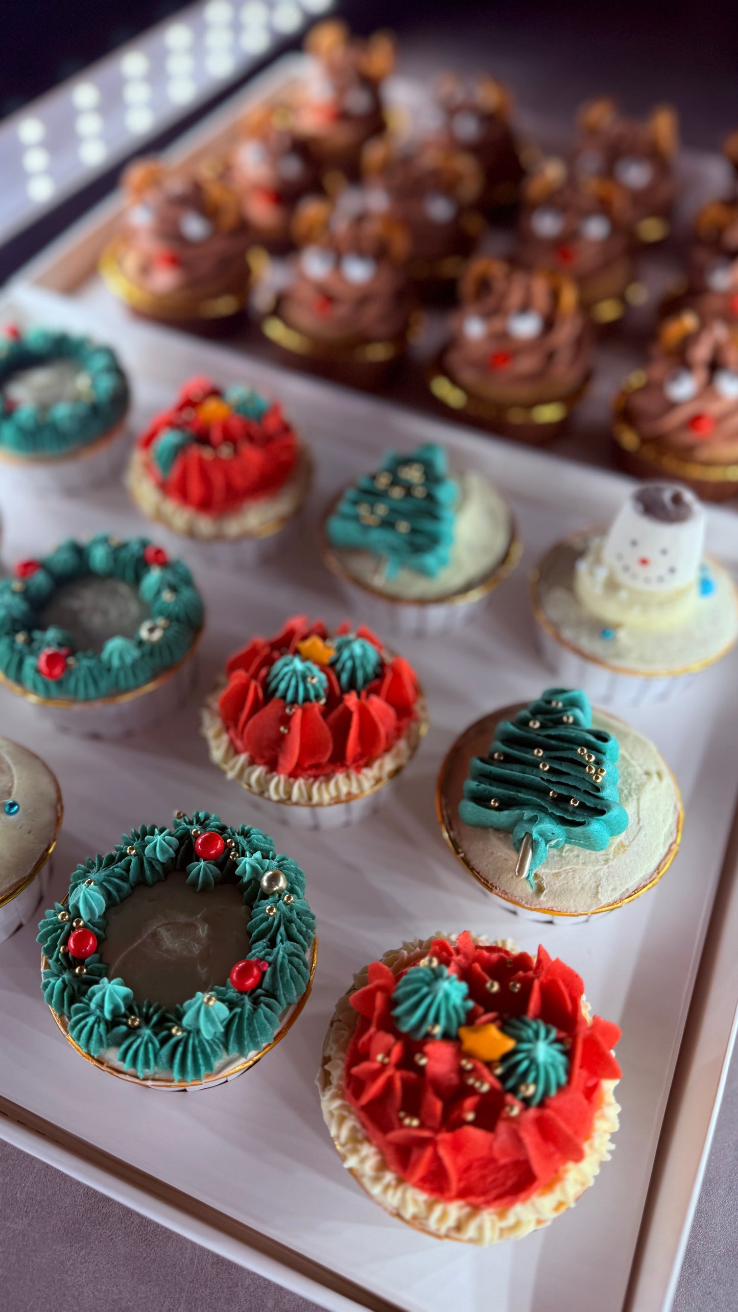 Deluxe Christmas Cupcakes x24