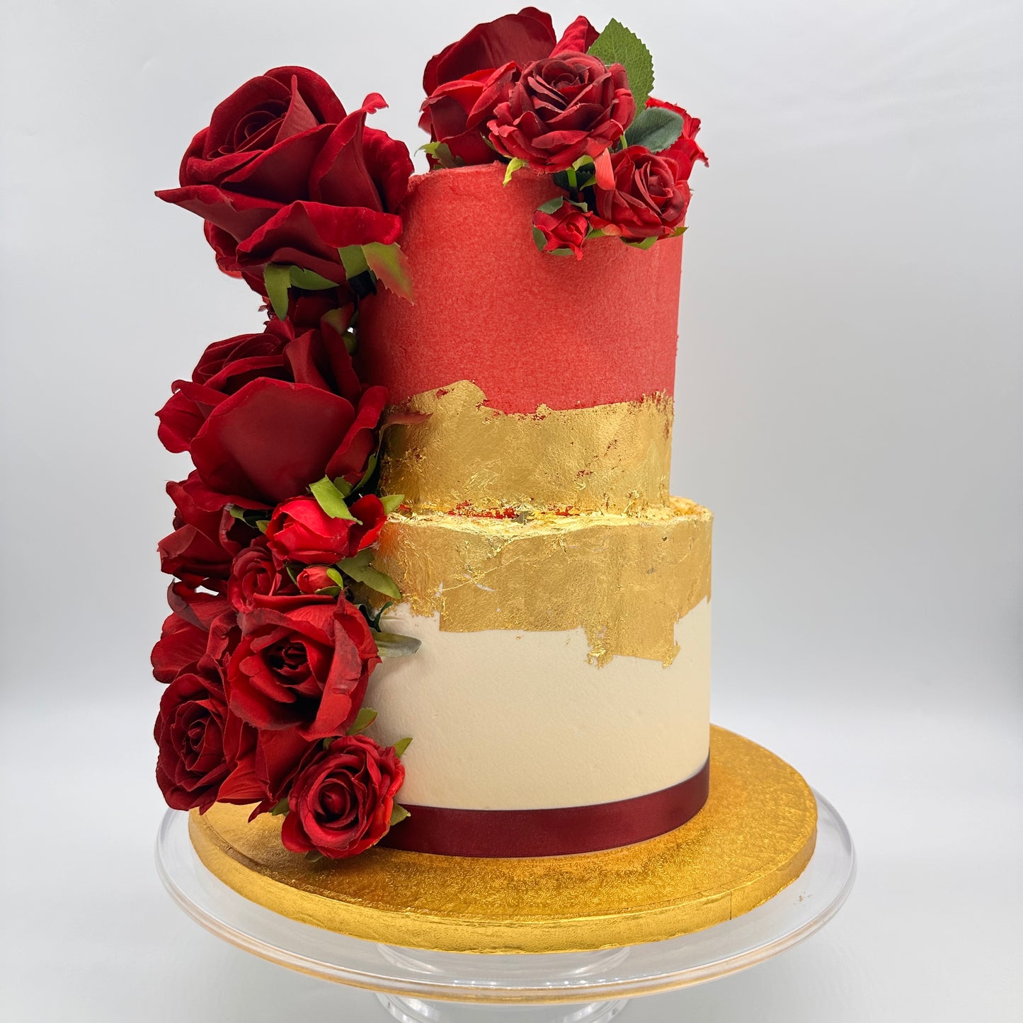 Akua | Two-Tiered Cake (with x24 bespoke cupcakes)